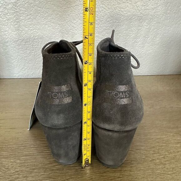 NWT TOMS Gray Suede Leather Wedge Ankle Boots Booties 11 - Picture 4 of 8